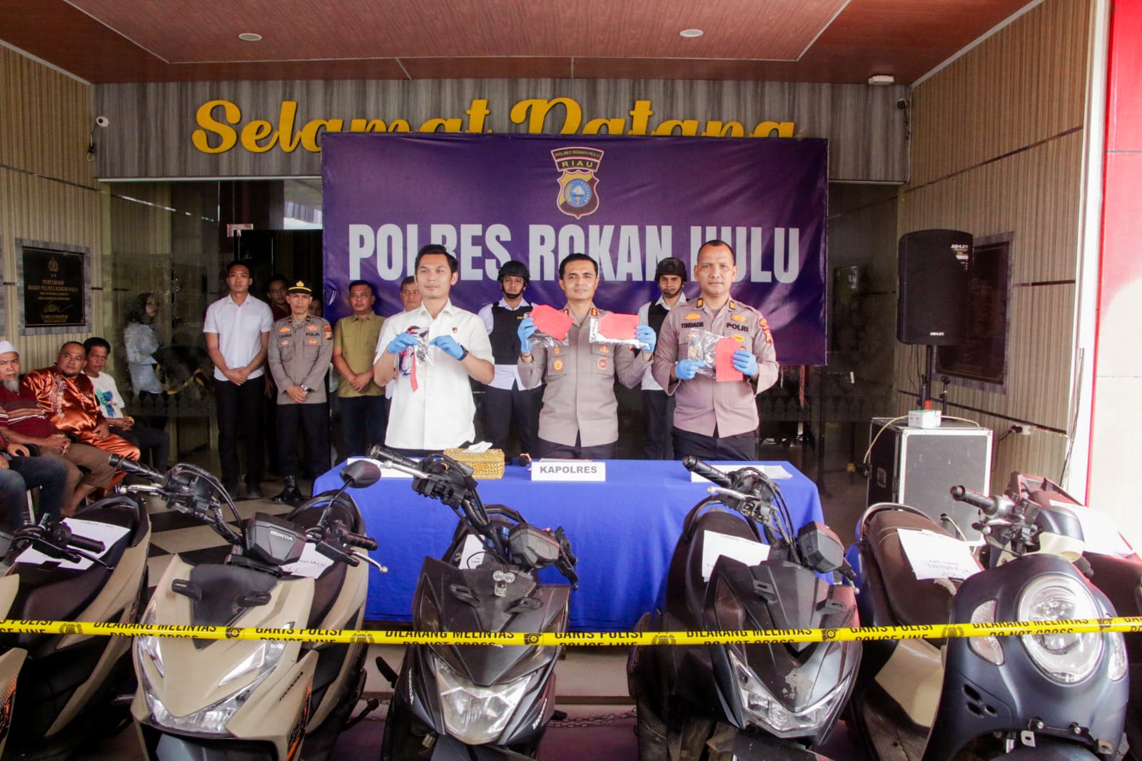 Komitmen Berantas Curanmor, Polres Rohul Tangkap Pelaku dan Serahkan Kendaraan kepada Korban